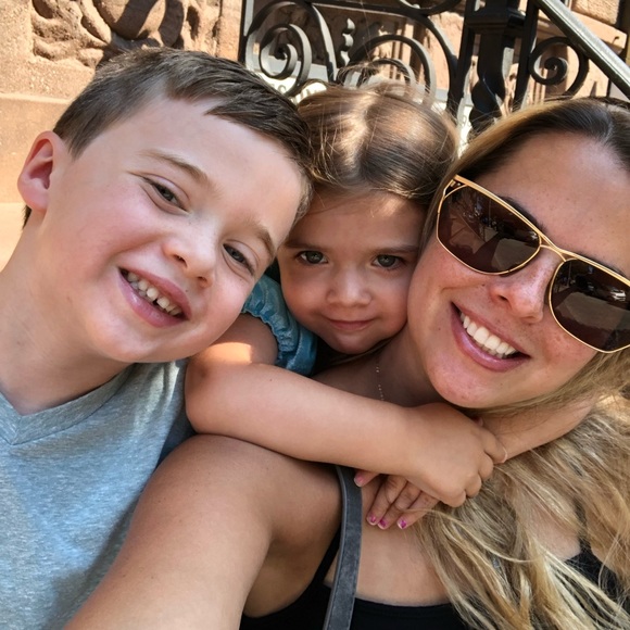 Meet your Posher, Christina - Picture 1 of 8